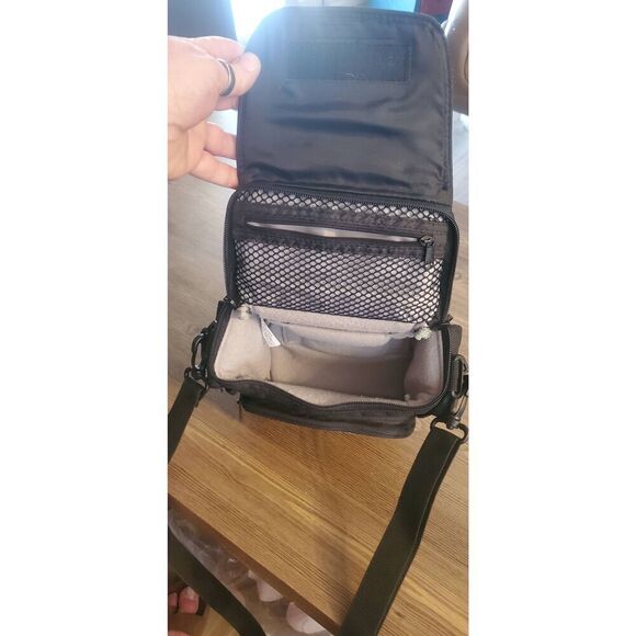 Lowepro Shoulder Camera Bag - Picture 6 of 9